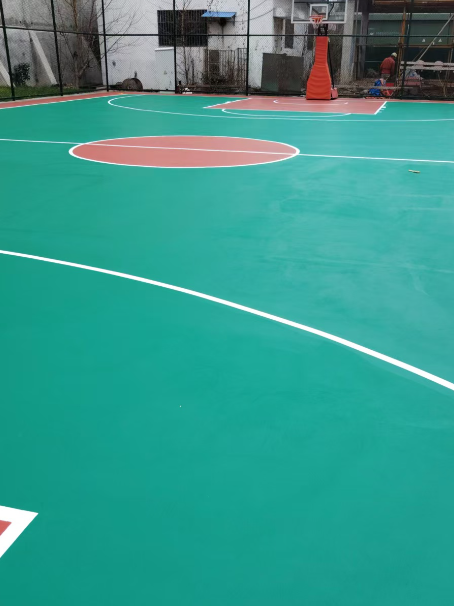 大田 球场长期使用易出现地面开裂